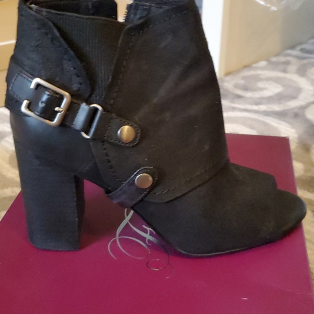 Black bootie